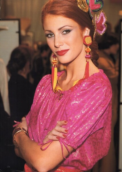 Angie Everhart photo