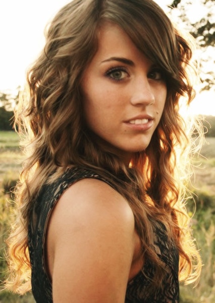 Angie Miller photo