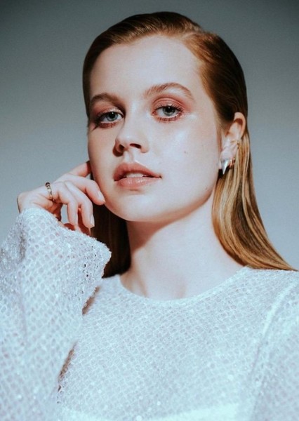 Angourie Rice as Laura in Carmilla