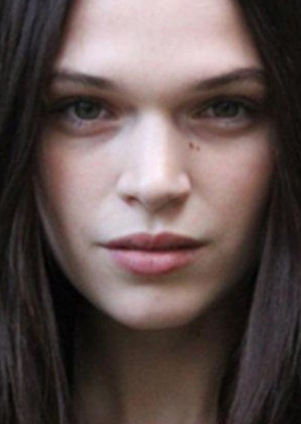 Anna Brewster photo