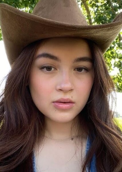 Anna Cathcart photo