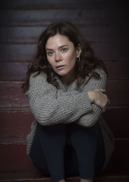 Anna Friel photo