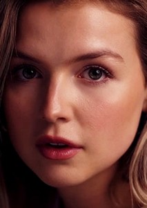 Photos of Anna Grace Barlow on myCast - Fan Casting Your Favorite Stories