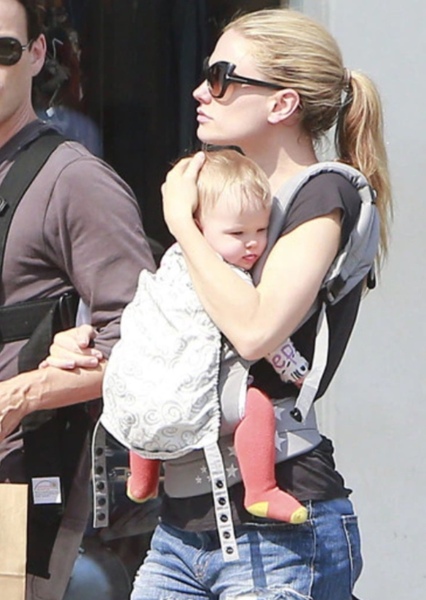 Anna Paquin photo