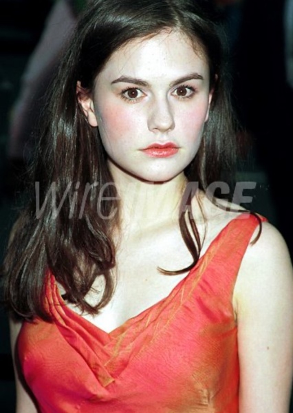 Anna Paquin photo