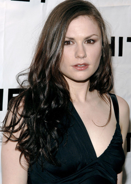 Anna Paquin photo