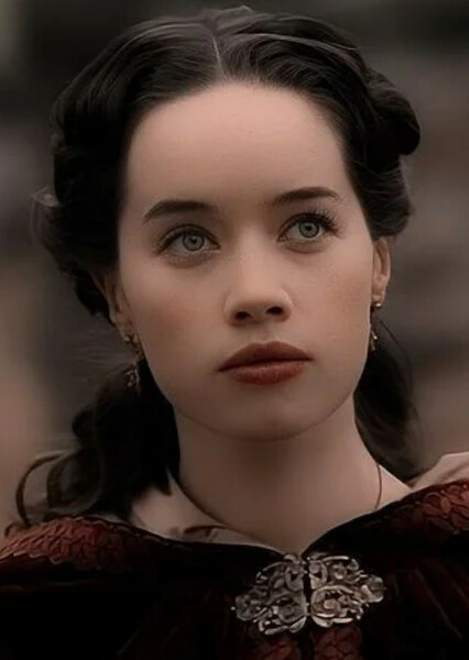 Anna Popplewell photo