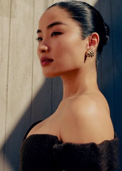 Anna Sawai photo