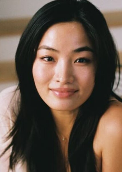 Anna Sawai photo