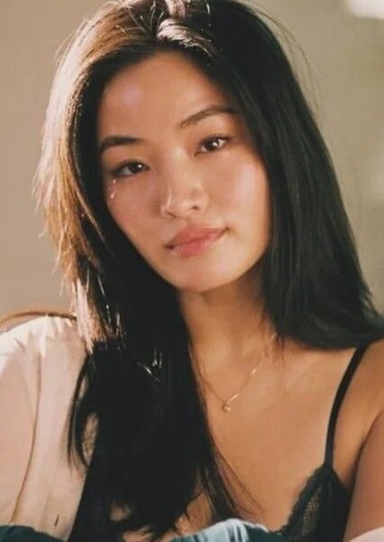 Anna Sawai photo