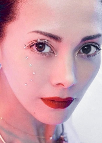 Anna Tsuchiya photo
