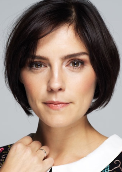 Annabel Scholey photo