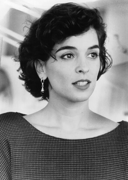 Annabella Sciorra photo