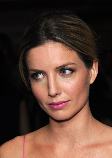 Annabelle Wallis photo