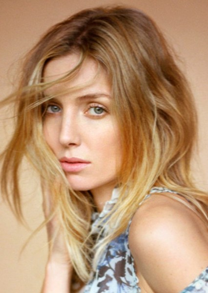 Annabelle Wallis photo