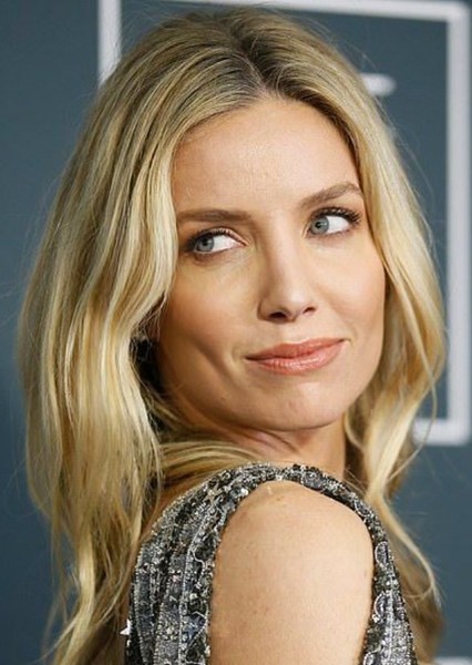 Annabelle Wallis photo