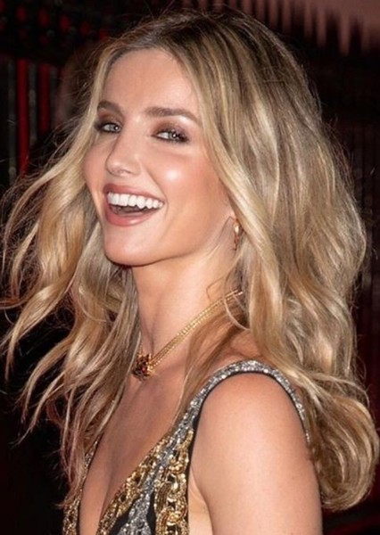 Annabelle Wallis photo