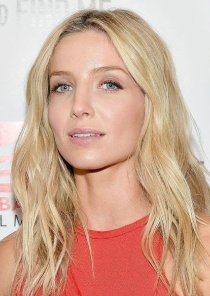 Annabelle Wallis photo