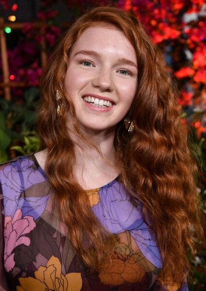 Annalise Basso photo