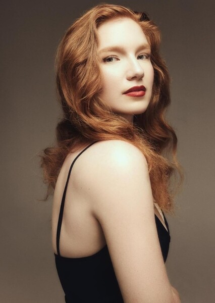Annalise Basso photo