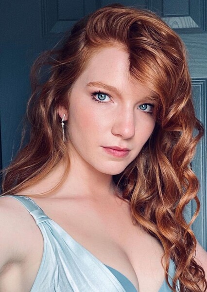 Annalise Basso photo
