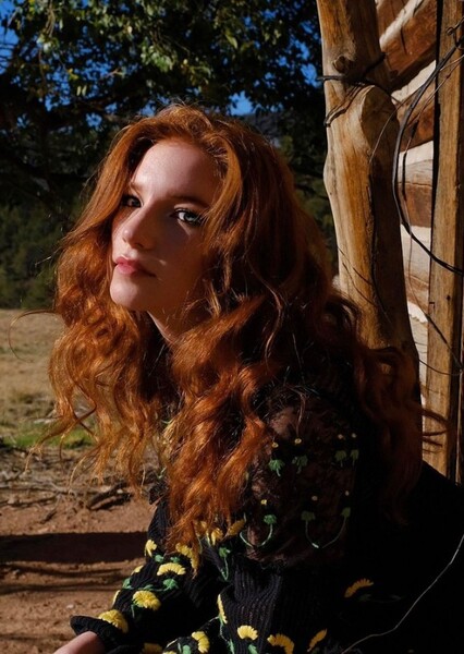 Annalise Basso photo