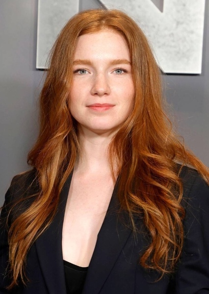 Annalise Basso photo