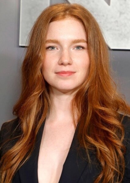 Annalise Basso photo