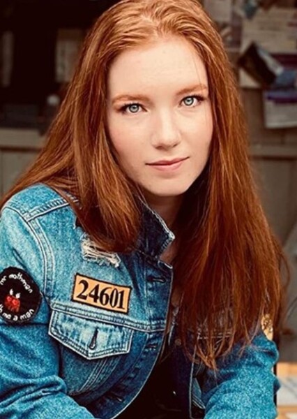 Annalise Basso photo