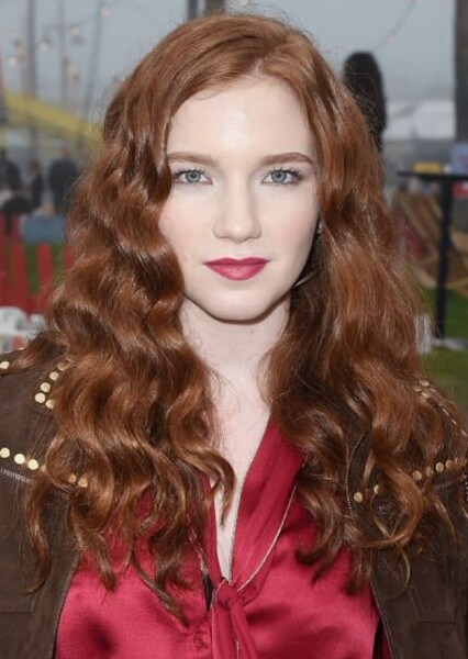 Annalise Basso photo