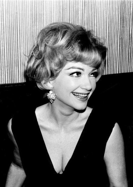 Anne Baxter photo