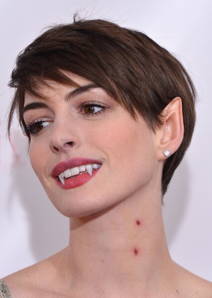Anne Hathaway photo
