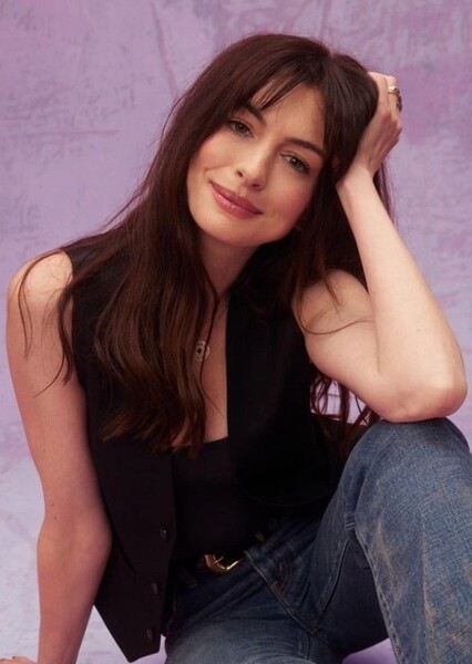 Anne Hathaway photo