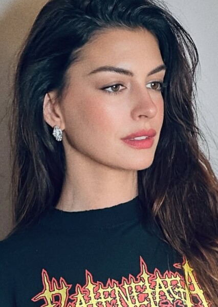 Anne Hathaway photo