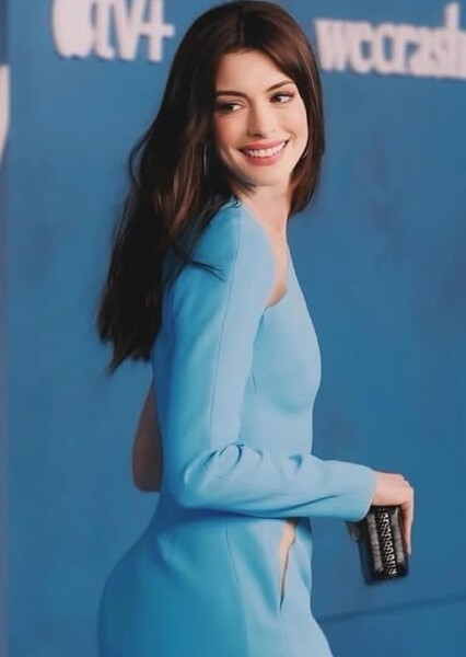 Anne Hathaway photo
