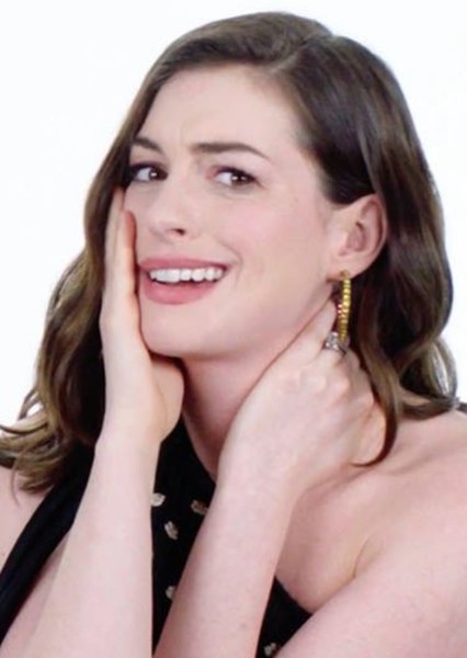 Anne Hathaway photo