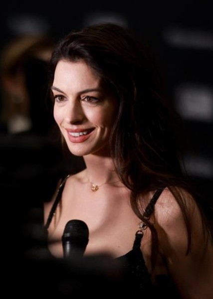 Anne Hathaway photo