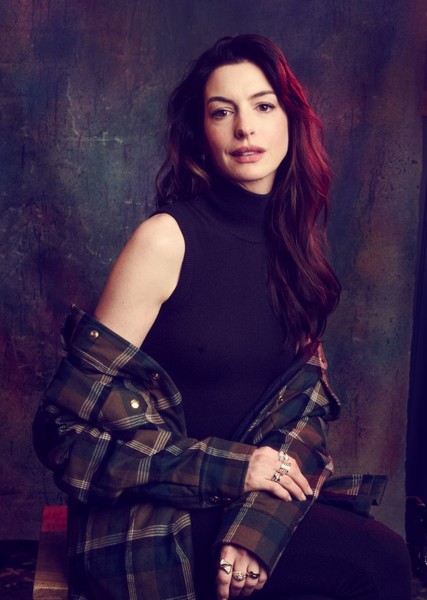 Anne Hathaway photo