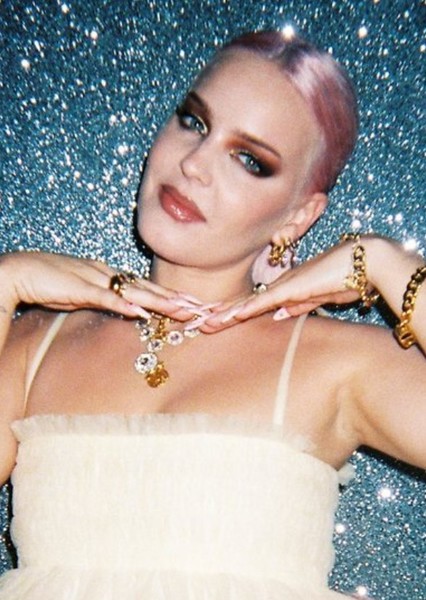 Anne-Marie photo