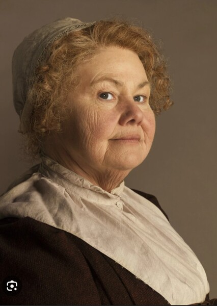 Annette Badland photo