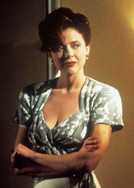 Annette Bening photo
