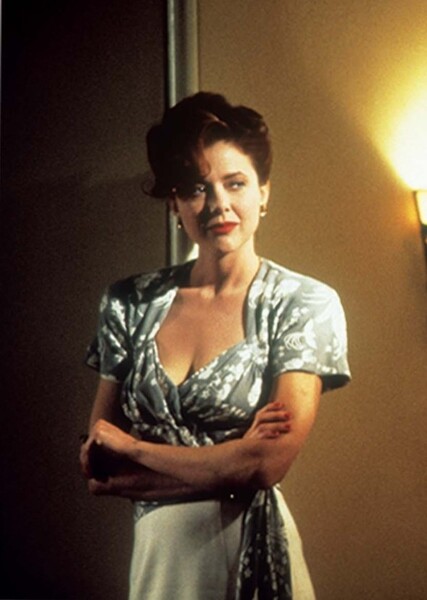 Annette Bening photo