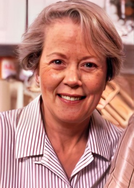 Annette Crosbie photo