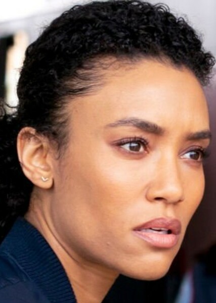 Annie Ilonzeh photo