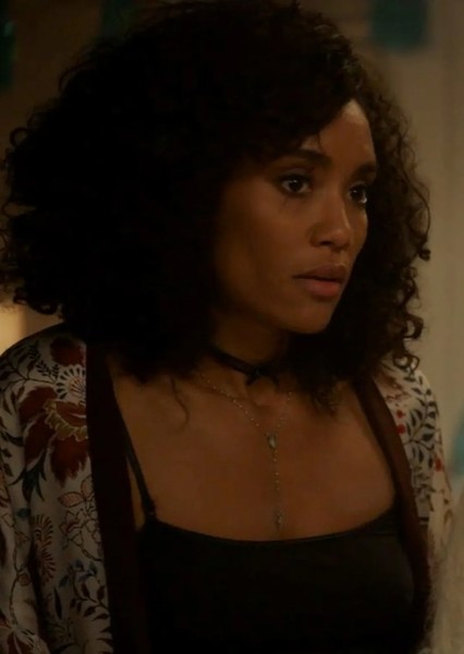 Annie Ilonzeh photo