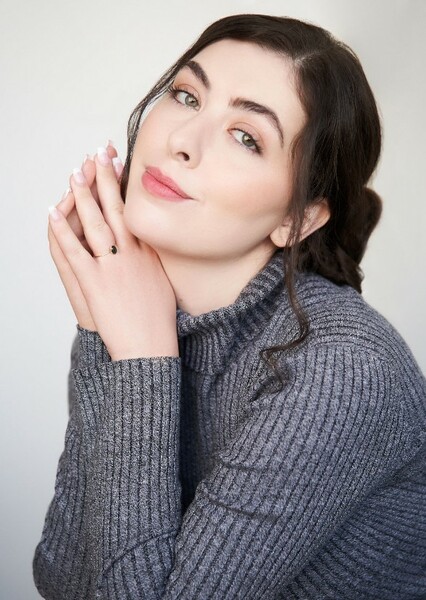Annie Klups photo