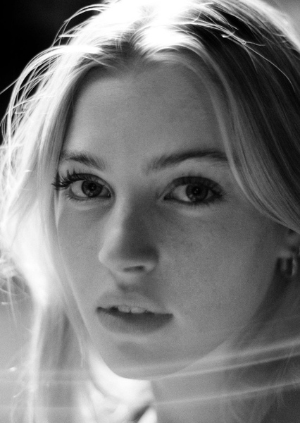 Annie Knowles photo