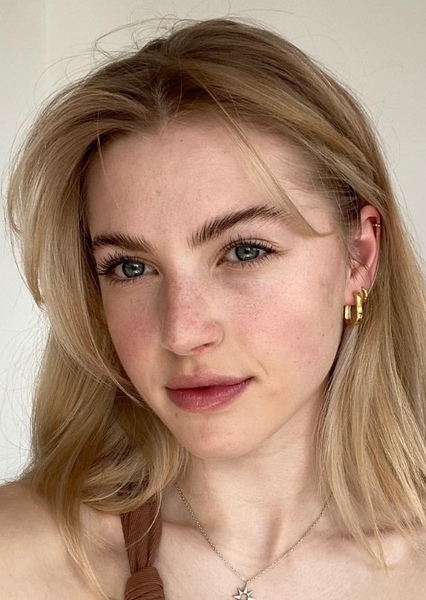 Annie Knowles photo