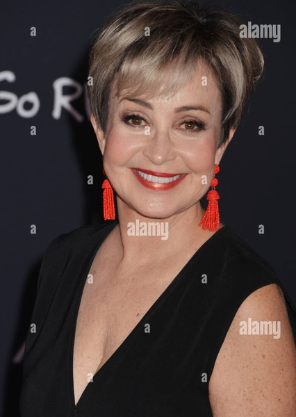 Annie Potts photo
