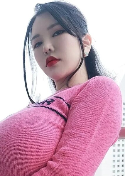 Anri Okita photo